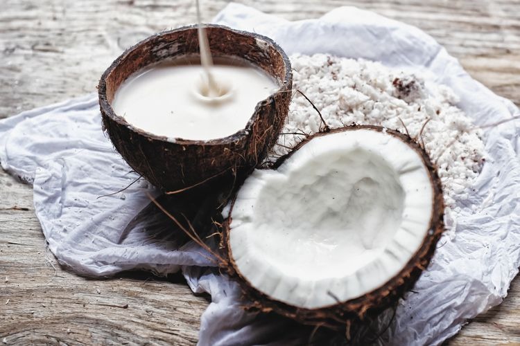 Cara Membuat Minyak Kelapa Murni di Rumah